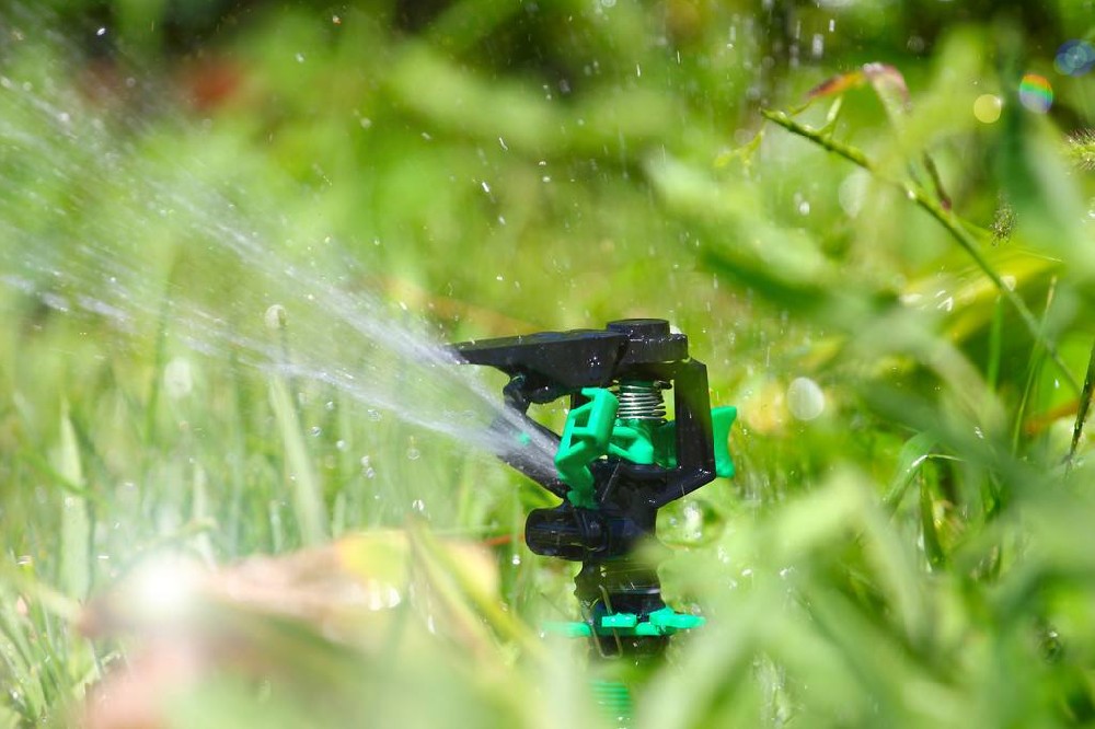 通過(guò)節(jié)水領(lǐng)域研究，為青海農(nóng)牧業(yè)生產(chǎn)提供發(fā)展動(dòng)力